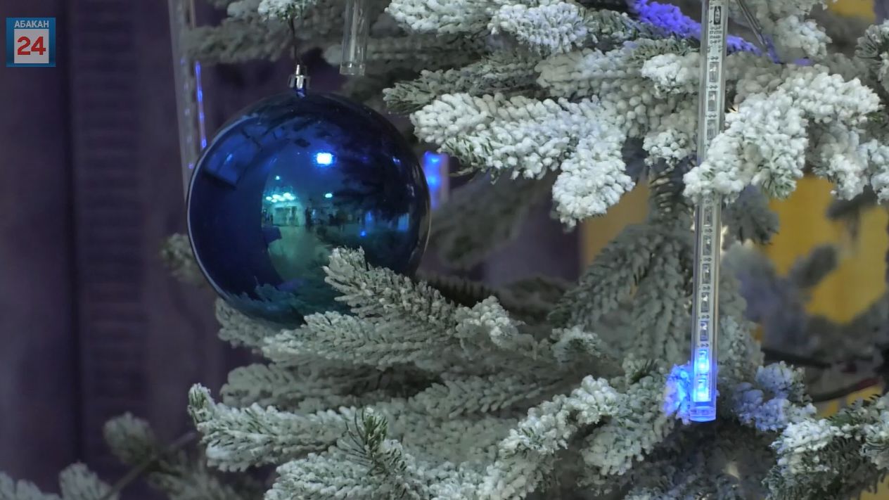 Восточная сказка в обрамлении акробатических трюков: в столице Хакасии прошла Ёлка Главы Абакана смотреть онлайн