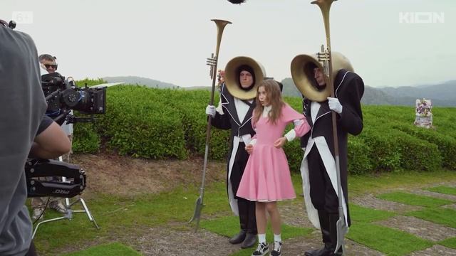 Смотреть онлайн Алиса в Стране Чудес - Трейлер фильма о фильме смотреть онлайн