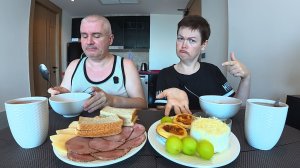 Мукбанг как ОТДЫХАТЬ это НАШЕ дело! Новости оказались ФЭЙКОМ Болтаем и вкусный семейный обед Таиланд