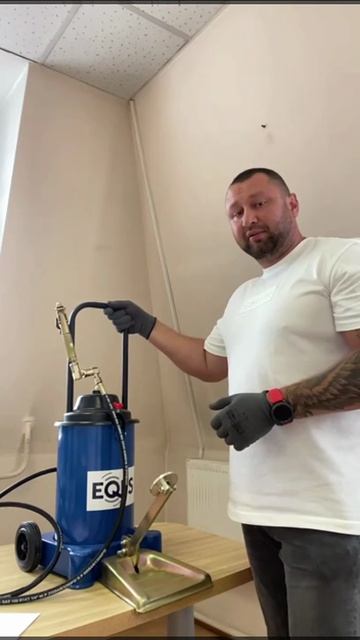 Нагнетатель смазки ножной ES-60400 смотреть онлайн