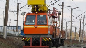 Поезда на станции Батайск в цвете