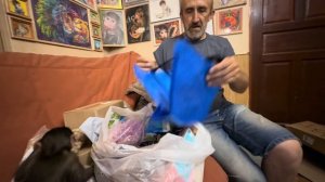 Если Анфиса берется за распаковку подарков, то это  всегда весело)))