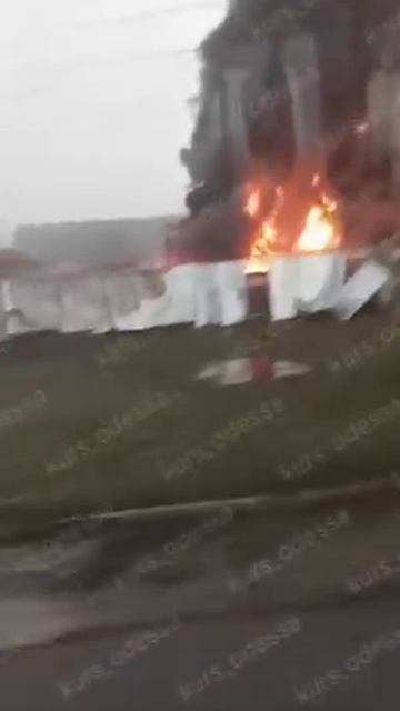 Пожар в порту Южный. Одесса. смотреть онлайн