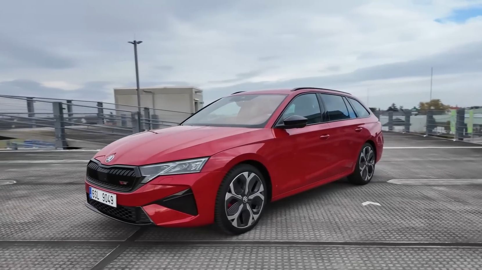 Skoda Octavia vRS 2025 обзор смотреть онлайн