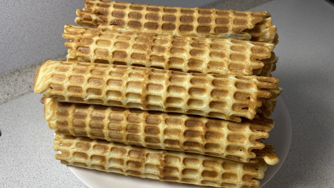 Хрустящие вафли на вафельнице 70х годов,РАБОТАЕТ. смотреть онлайн