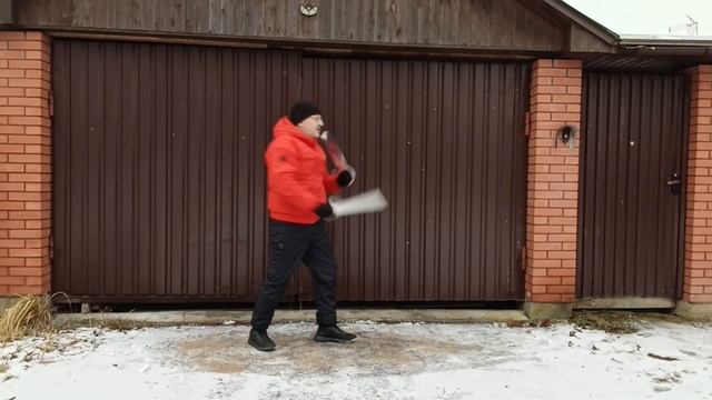 Упражнения с мечами-бабочками Вин Чун в деревне (11)