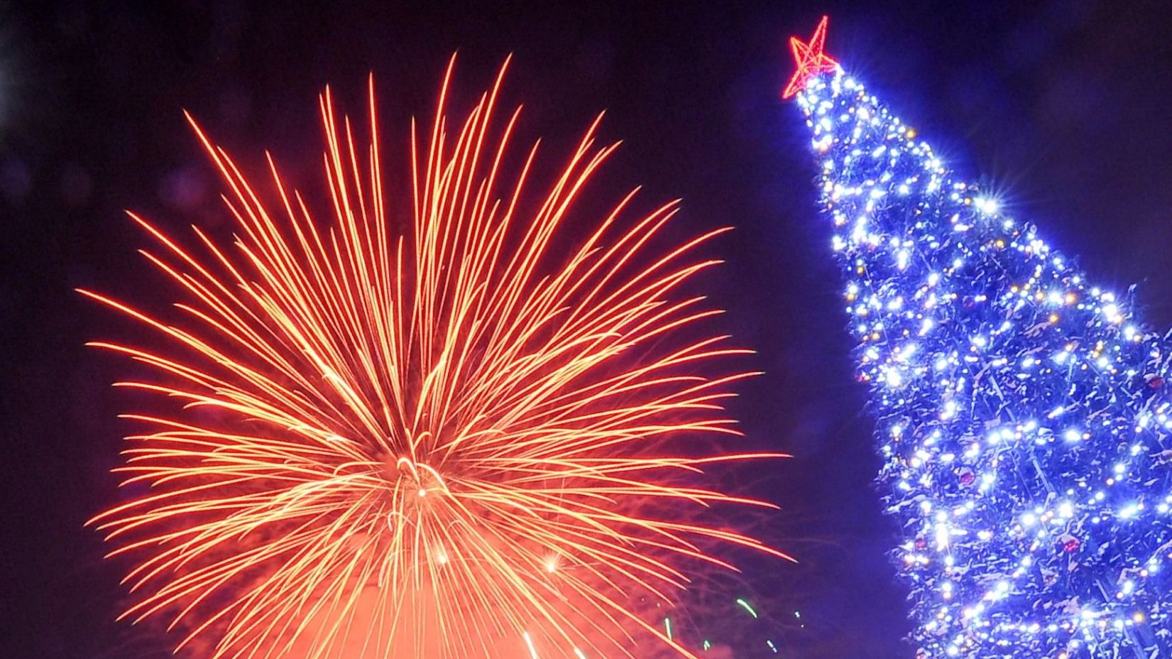 Новогодний фейерверк смотреть онлайн