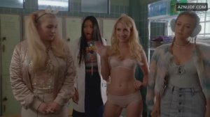 сцена из фильма с Эммой Робертс (emma roberts)