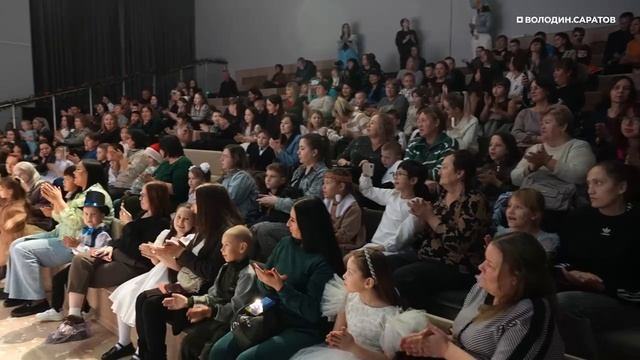 В Саратове начались новогодние елки для детей погибших участников СВО смотреть онлайн