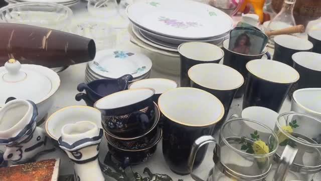 С Юрой на блошиный рынок смотреть онлайн