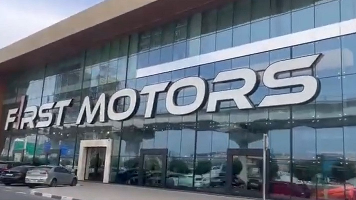 МИЛЛИОН ДОЛЛАРОВ ЗА 10 МИНУТ: Как продают суперкары в ОАЭ | Часть первая