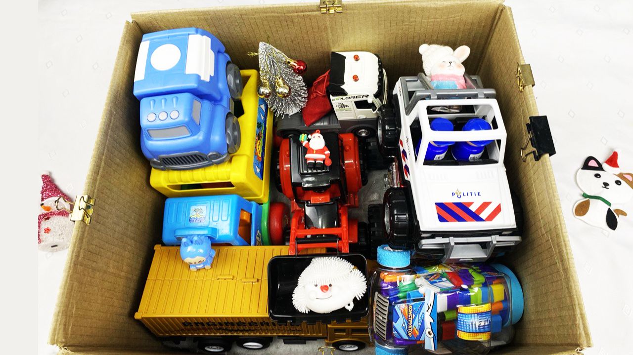 Мультики для детей про игрушечные Машинки в коробке. Новая Новогодняя трасса. Мультики для малышей смотреть онлайн