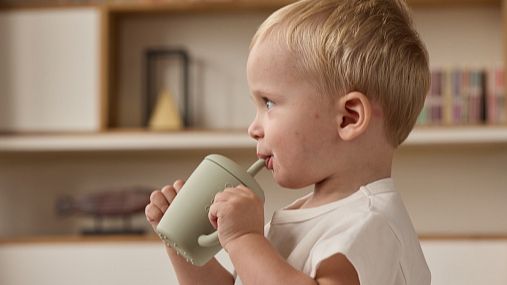 Edda поильник с трубочкой силикон смотреть онлайн