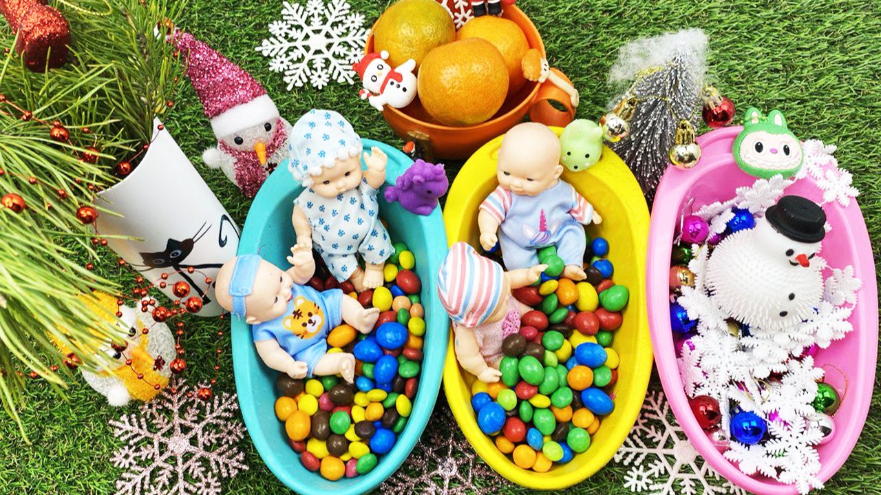 Мультики для девочек. Новогодние ляльки и Елки в разноцветных ванночках. Мультики для детей смотреть онлайн