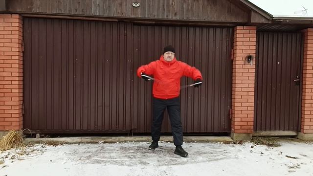 Упражнения с мечами-бабочками Вин Чун в деревне (8)