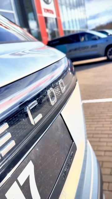 JAECOO J7 Limited Edition серебристый с чёрной крышей