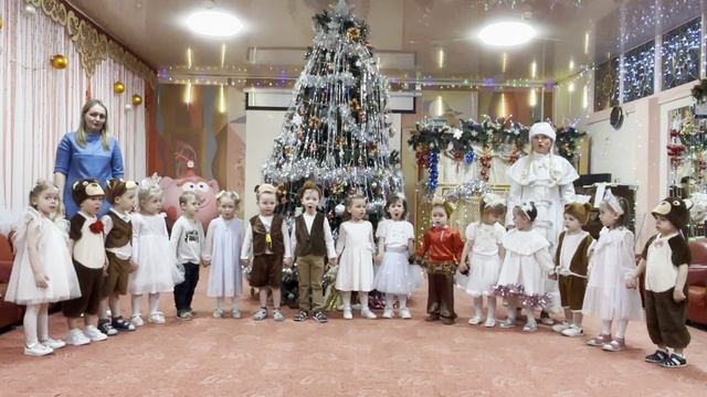 Песня "К нам пришла зима" (Е. Лагутина) Группа №12 "Цветики-семицветики" смотреть онлайн