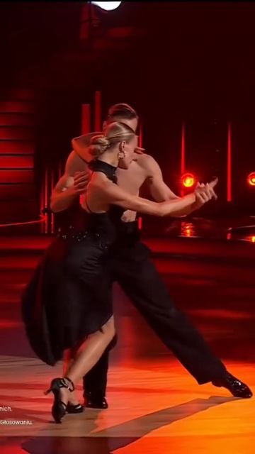 Жизнью наслаждайтесь,Любите!
Танец Страсти посмотрите! смотреть онлайн