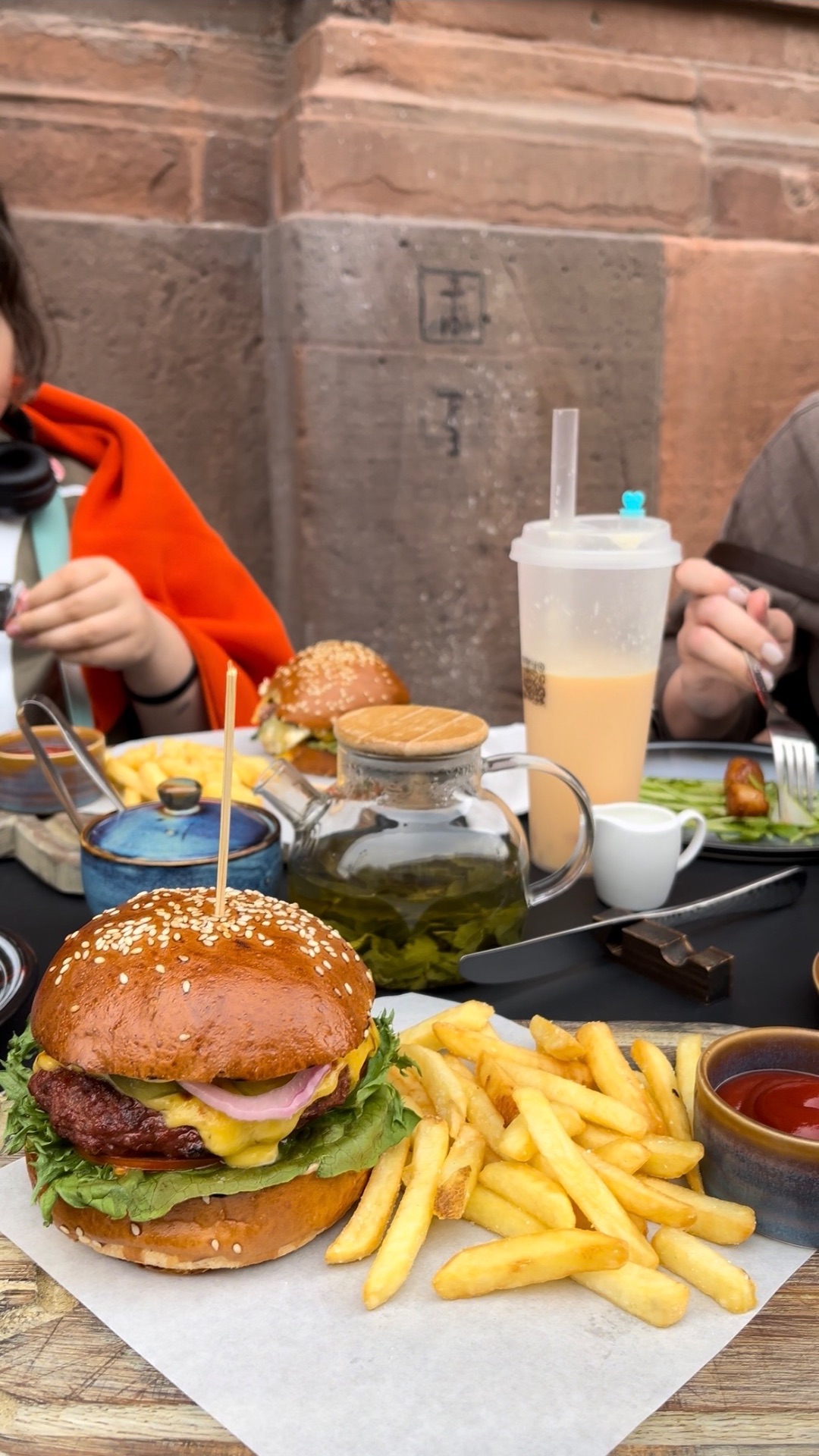 Обед после выставки, смотрели работы Васнецова