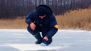 ПЕРВЫЙ ЛЕД 2025 2026! Рыбалка на жерлицы! Флаги стреляют один за одним!
