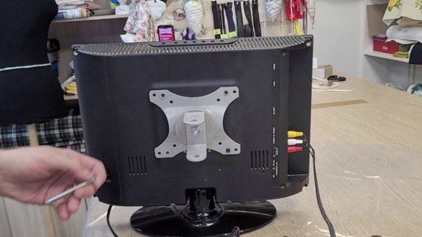 КАК ПОВЕСИТЬ ТЕЛЕВИЗОР НА СТЕНУ