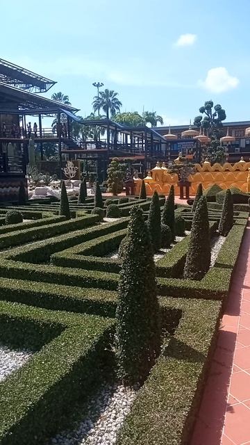 Где в Таиланде самые красивые сады? Что скрывает Nong Nooch? смотреть онлайн