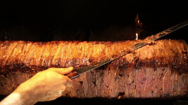 Донер на огне. Рецепт внутри.