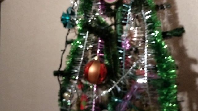 Наша домашняя ёлка🌲❄️.Песенка в конце ролика😄 смотреть онлайн