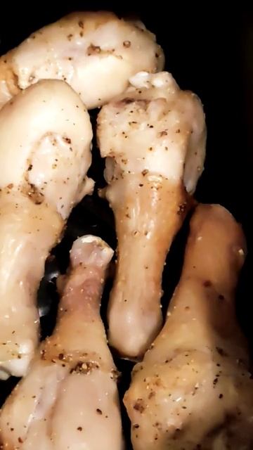 РУМЯНАЯ ГОЛЕНЬ КУРИЦЫ НА ГРИЛЕ