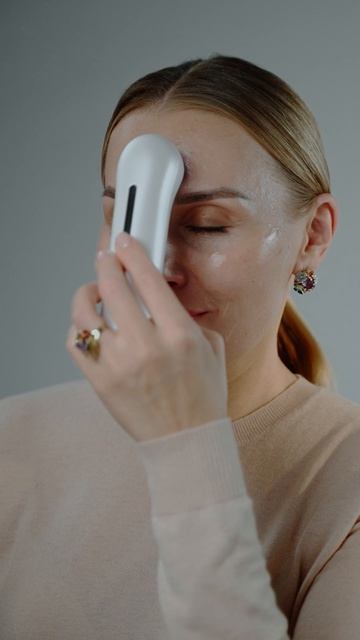 Institute Estelare Многофункциональный бьюти-аппарат для омоложения лица, Режим Eye Care смотреть онлайн