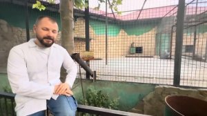 Люся-ЛЮБИМИЦА Елисея, он ей позволяет все, даже держать за руки меня и Влада!!!