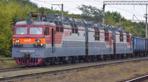 Поезд с тройным электровозом ВЛ80с-845 выходит со станции Техникум