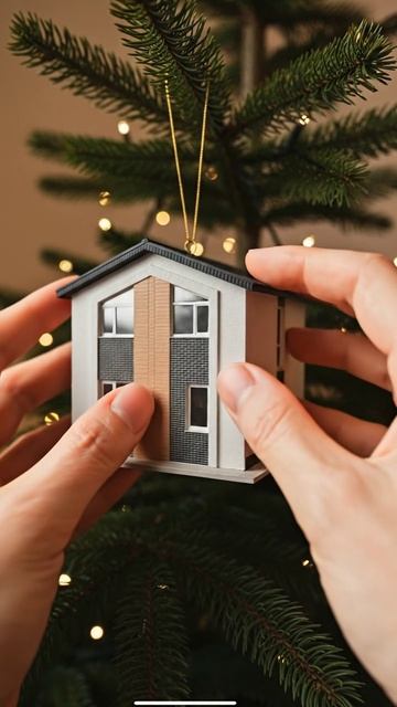 Ёлочная игрушка-визуализация😍Вы ещё успеваете забрать дом по ценам 2025, пишите в комментарии👇🏽 смотреть онлайн