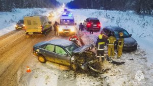 Аварии и ДТП НА ДОРОГАХ — не уступил и получил подборка на видео регистратор