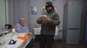 Булка хлеба 126 рублей Пенсионер не доволен Затопил печь в домике Привел себя в порядок Игорь ВЛОГ