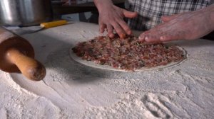 Турецкий лахмаджун. Рецепт внутри.