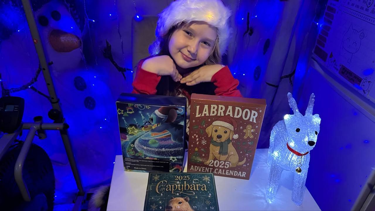 Распаковка advent календарей: Стич, капибара, лабрадор. Стоит ли покупать? Смотрите в нашем видео смотреть онлайн