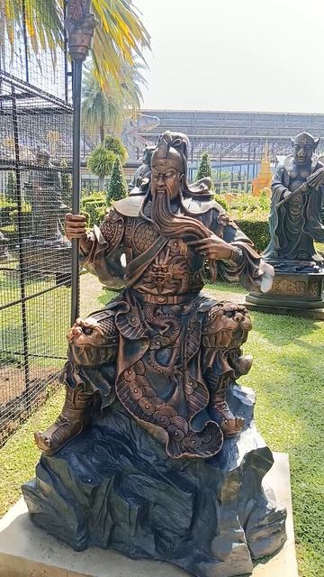 Япония, Франция, Таиланд — всё в одном месте Что скрывает Nong Nooch? смотреть онлайн