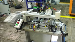 Проект 2551: Полуавтоматическая машина для упаковки семян в готовый (цветной) пакет