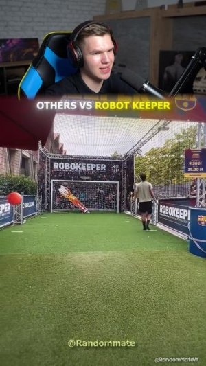 Футболисты Против БЕЗУМНОГО Вратаря-Робота 🤯🤖⚽ #shorts #шортс #футбол #роналду #месси #прикол #мем