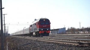Тепловоз ТЭП70БС-200 с длинным поездом "Восток".