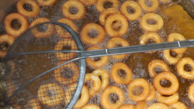 Пончики. Варианты. Рецепт внутри. смотреть онлайн