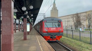 Бывший РЭКС! Электропоезд ЭД4М-0434 на пл.Площадь Трёх Вокзалов, ноябрь 2025 года