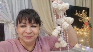 Новогодний декор и подарки своими руками. Киндер и чупа чупс. Снегири и шапочки.