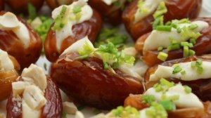 Финики, фаршированные сыром, к Новому году