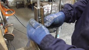 САМОДЕЛКА! ГНЕМ ПРФТРУБУ за СЕКУНДЫ! Одной РУКОЙ! Холодная ковка.