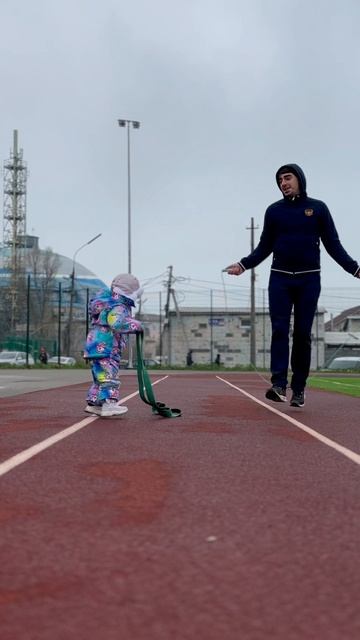 Соня тренируется в 2 года #мариуполь смотреть онлайн