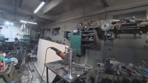 Ветрогенератор + планетарный редуктор.