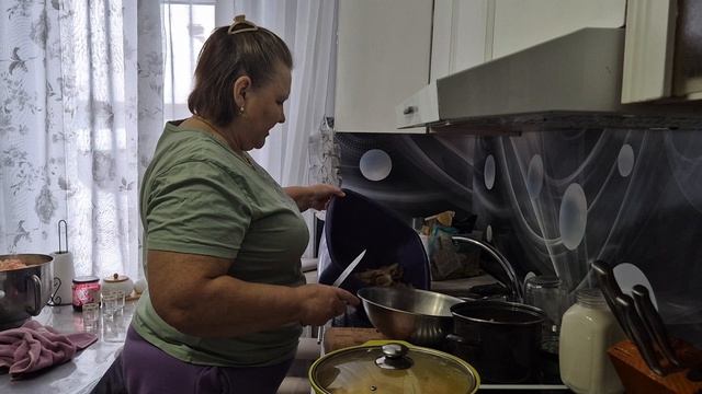 еще сегодня набрала 3 мешка/ Олег пробивается/ картошка жареная/ смотреть онлайн