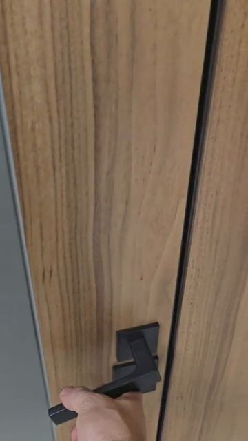 Дверь с электронным замком в офис #умнаядверь